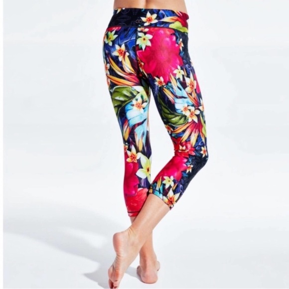 CALIA Carrie Underwood Colorful Tropical Floral Cropped High Rise Leggings M - Picture 3 of 13